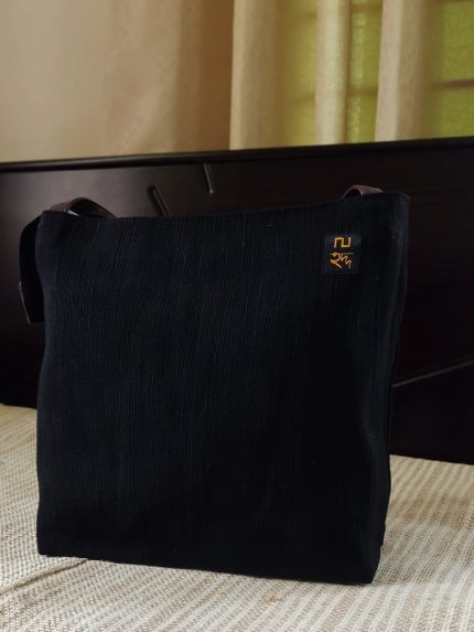 Jute cotton bag with zipper system