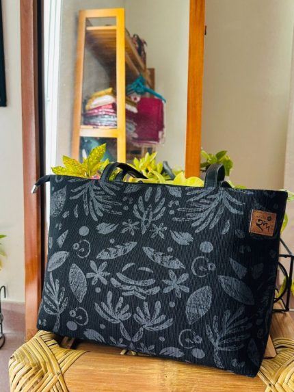 Jute bag with screen print
